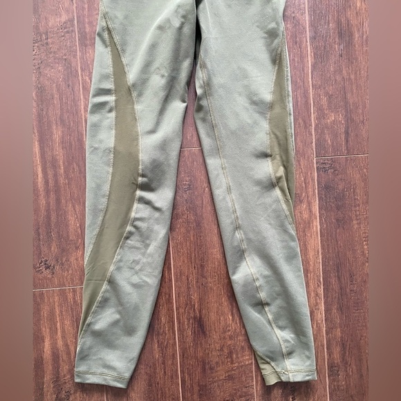 Old Navy Green Elevate Leggings Size XS - Picture 2 of 9